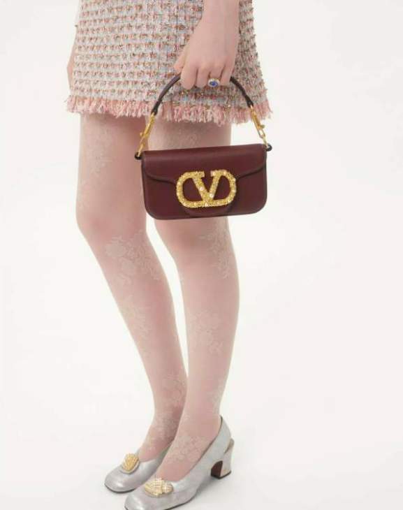 Picture of Valentino Handbags _SKUfw220856376fw